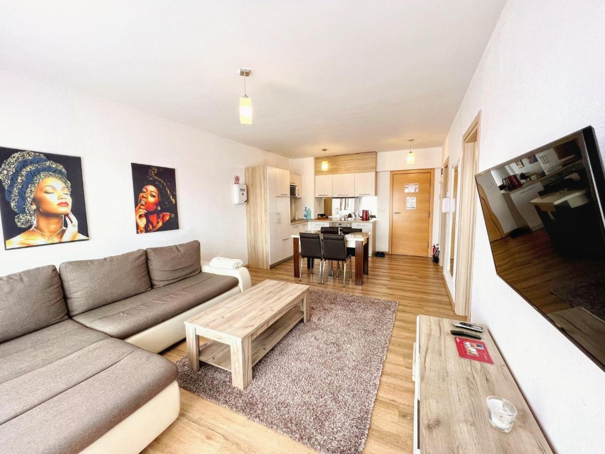 Red Hotel Accommodation คลูจ-นาโปกา ภายนอก รูปภาพ