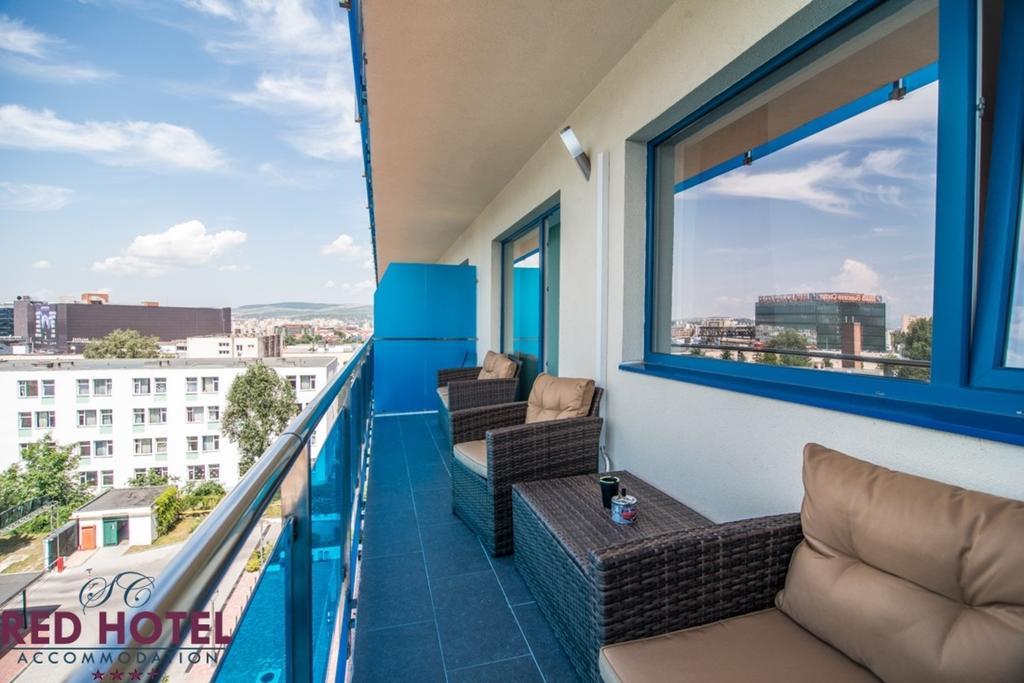 Red Hotel Accommodation คลูจ-นาโปกา ภายนอก รูปภาพ