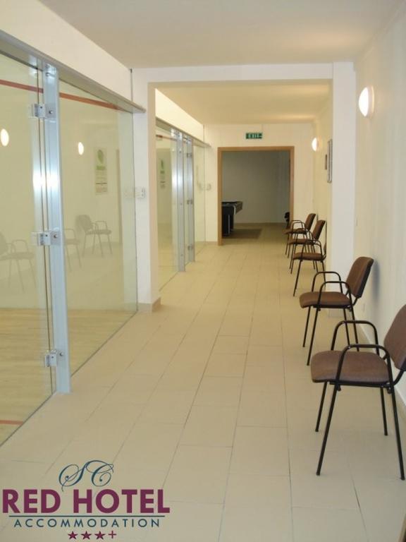 Red Hotel Accommodation คลูจ-นาโปกา ภายนอก รูปภาพ