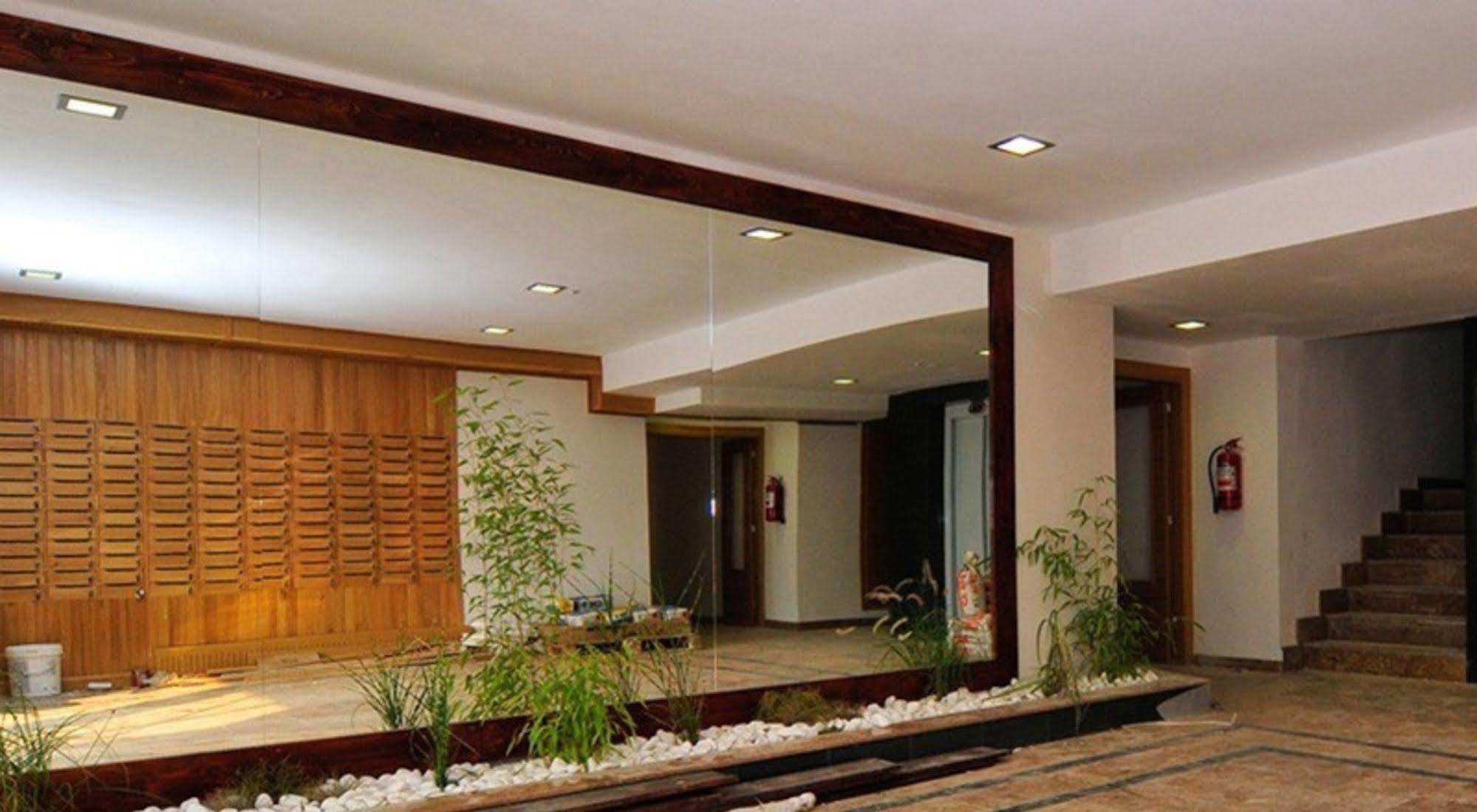 Red Hotel Accommodation คลูจ-นาโปกา ภายนอก รูปภาพ